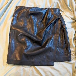 Aritzia Wilfred Black Faux Leather Skirt